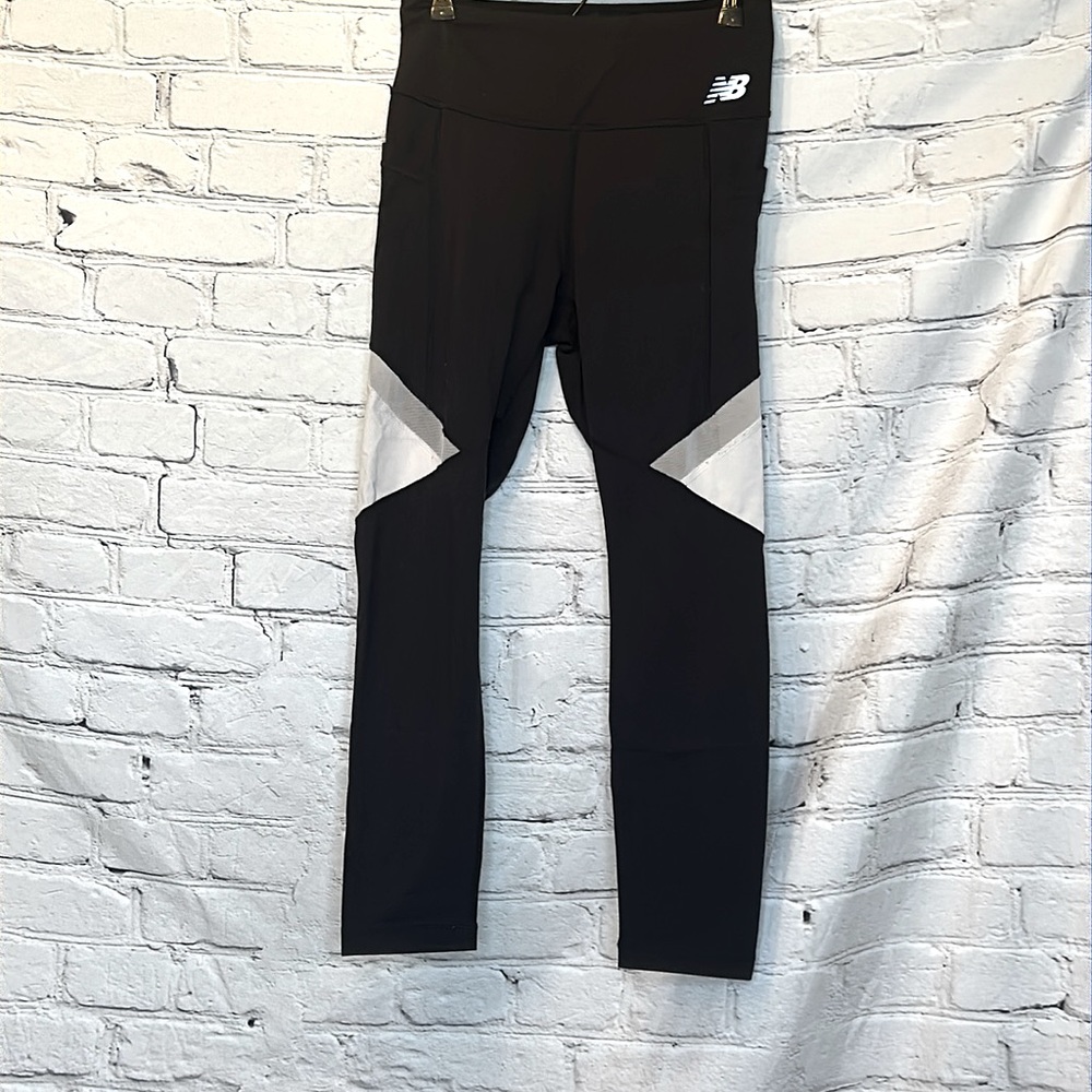 New Balance Athletic Black & White Exercise Leggings Size Small